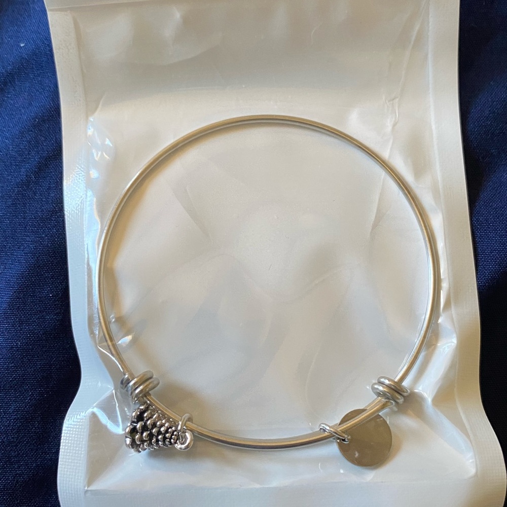 Adjustable pine cone bracelet